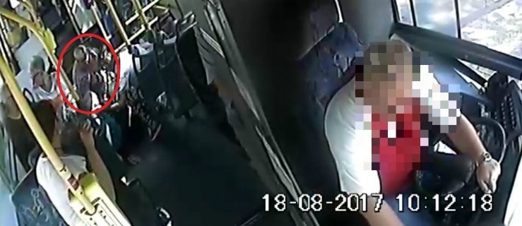 Kierowca spowodował upadek na podłogę dwóch pasażerek.Policja prosi o Waszą pomoc!