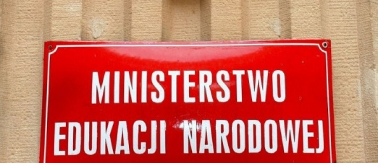 Podwyżki dla nauczycieli rozłożone na trzy lata