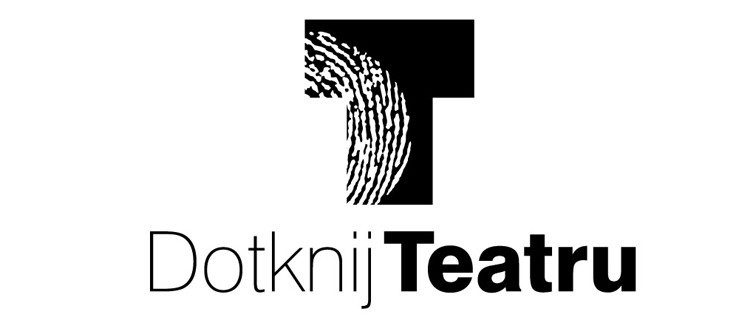 Scena przy stoliku w ramach Dotknij Teatru