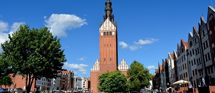 kościół par., ob. katedralny pw. św. Mikołaja, ul. Stary Rynek / Mostowa;