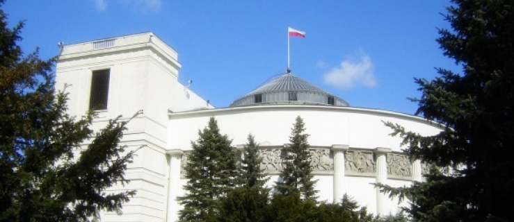 Najniższe emerytury w górę. Sejm uchwalił nowe przepisy