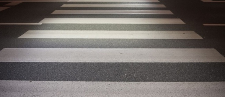 Nie wszystkie przejścia są należycie oświetlone. Gdy pieszy nie ma odblasków i jest w ciemnym ubraniu, o tragedię nie trudno
