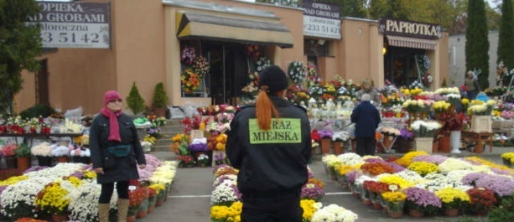 Elbląg. Cmentarze pod kontrolą Straży Miejskiej i Policji 