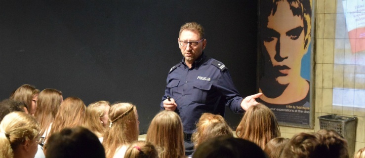 Policjanci na deskach… elbląskiego teatru