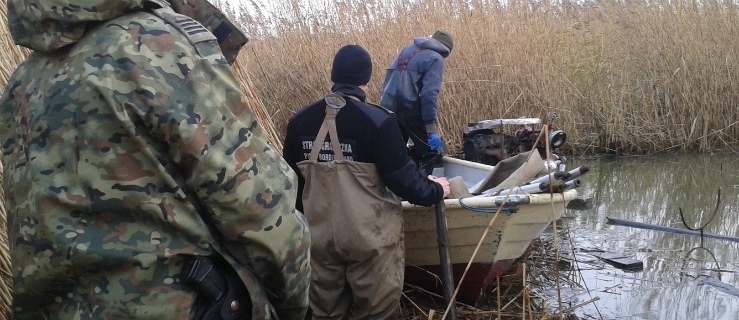 Nielegalnie wydobywał bursztyn nad Zalewem Wiślanym. Stracił ponad kilogram jantaru  