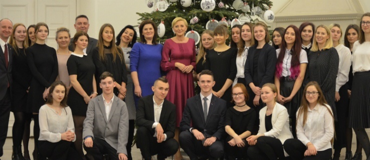 Z pierwszą damą w Pałacu Prezydenckim  spotkali się  uczniowie  Liceum Plastycznego