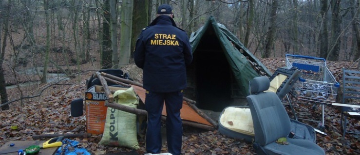 Elbląg. Sprawdzą miejsca koczowania bezdomnych