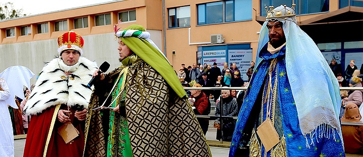 Ulicamy Elbląga przeszedł Orszak Trzech Króli (+ zdjęcia)