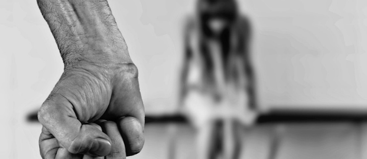 Bił, wyzywał i poniżał żonę. Grozi mu kara 5 lat pozbawienia wolności