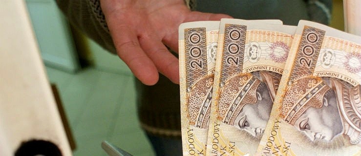 Oferowali pracę, by wyłudzić dane osobowe do kredytów