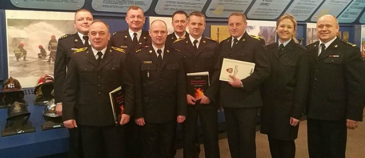 Elbląg. Uroczyście pożegnali strażaków emerytów 