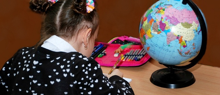 Dzieciom za dużo zadaje się do domu. Wicekurator oświaty apeluje do dyrektorów szkół i nauczycieli