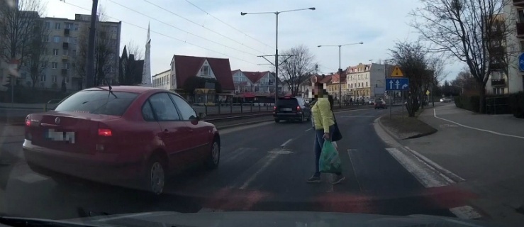 Elbląg: Dwaj kierowcy nie ustąpili pierwszeństwa pieszej. Ukarani przez sąd