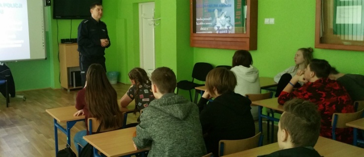 Elbląg: Dopalacze i cyberprzemoc – policjanci spotkali się z młodzieżą
