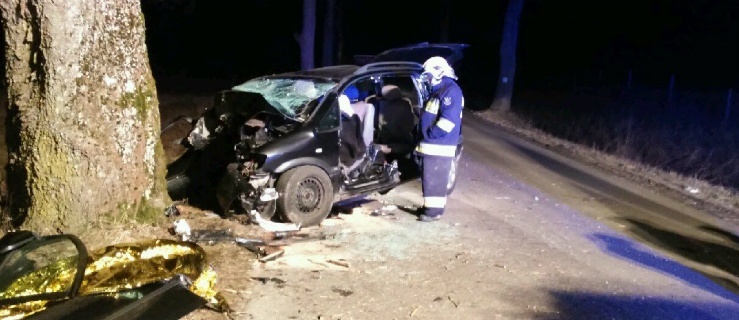Policja: Mandat za nieodśnieżony samochód. Takie auto to śmiertelne zagrożenie 