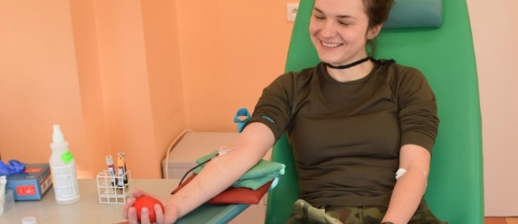 Elbląscy żandarmi w hołdzie żołnierzom 