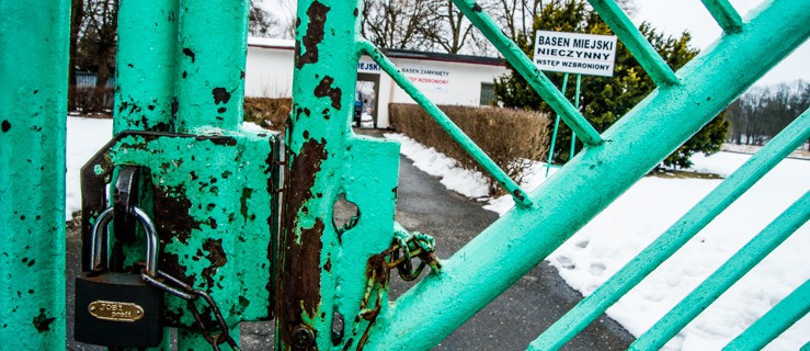Basen miejski coraz bardziej niszczeje. Można go jednak jeszcze uratować