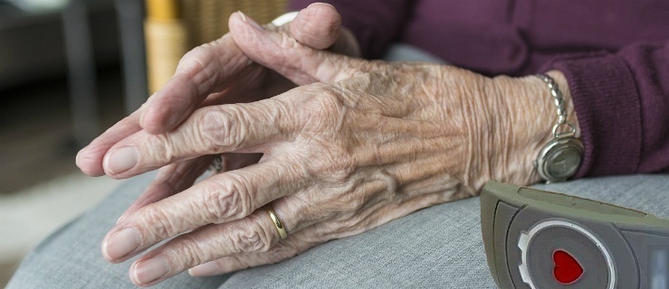 Teleopieka pilotażowo. Elbląscy seniorzy czują się bezpieczniej