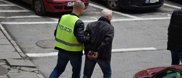 Elbląg: Oszukiwali „na policjanta”. Teraz siedzą w areszcie