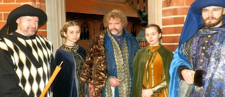 Pamiątkowe zdjęcie w przerwie kręcenia zdjęć, od lewej: Tomasz Marecki, Julia Żeglińska, Dariusz Siastacz, Emilia Żeglińska i Damian Łukaszewicz f