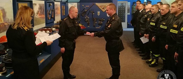 Elbląscy strażacy z awansami i nagrodami 