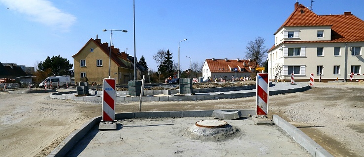 Nowe elbląskie rondo znajduje się na skrzyżowaniu ulic Lotniczej, Skrzydlatej i Jana Kilińskiego,