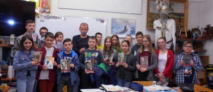 Spotkanie z elbląską autorką i rywalizacja historyczna w jedynce 