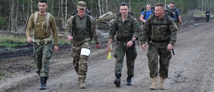 Braniewscy żołnierze ze srebrnym medalem w ekstremalnym biegu Baltic Warrior