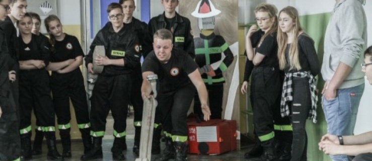 Atrakcje mundurowe dla gimnazjalistów w ZSTI!!!!