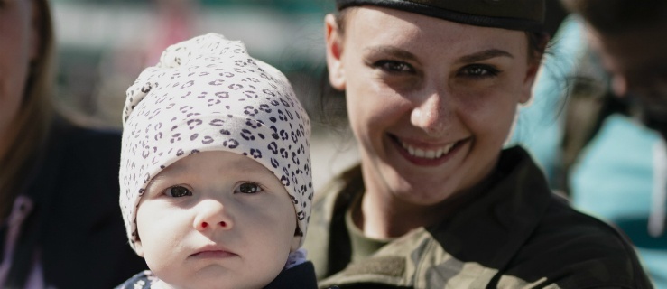 Zdjęcie zostało wykonane przez fotografa z Dowództwa Wojsk Obrony Terytorialnej na przysiędze w Morągu.