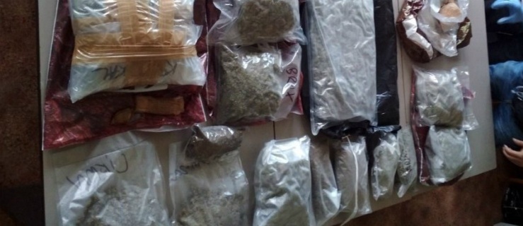 Pasłęk. Warte 200 tys. zł: marihuana, amfetamina i nielegalne papierosy
