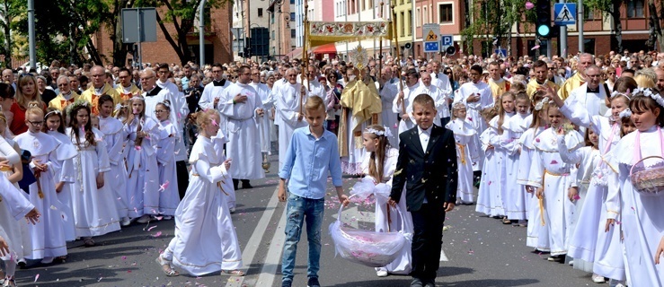 Procesja Bożego Ciała w Elblągu w 2017 r.,