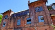 Kadyny. Dawna cesarska manufaktura wystawiona na sprzedaż. Wiemy ile zażądał właściciel