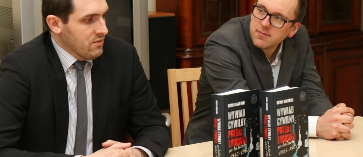 Dr Witold Bagieński (z lewej) z prowadzącym spotkanie w Elblągu dr Danielem Czerwińskim
