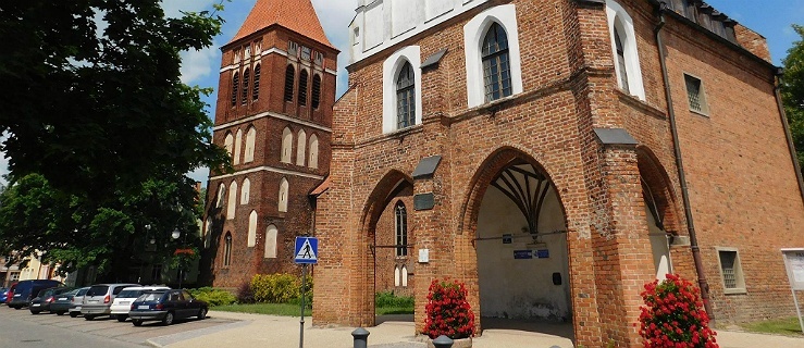 Zabytkowy ratusz w Pasłęku,