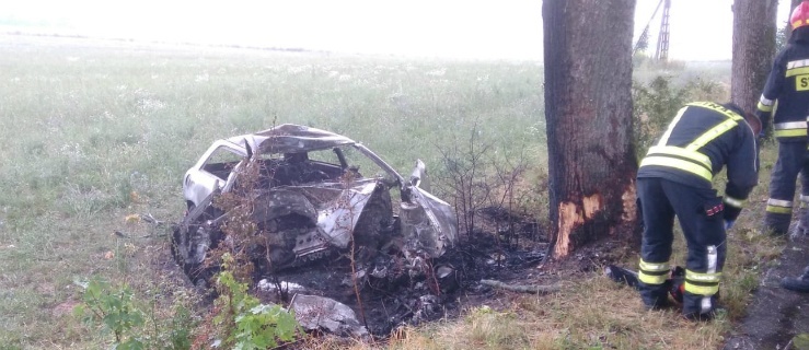 Kierowca audi nie żyje. Samochód stanął w płomieniach 
