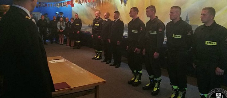 Elbląg. Strażacy ślubowali i otrzymali nagrody