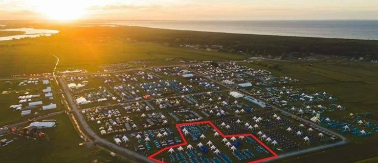 Powierzchnia terenu zlotu na Wyspie Sobieszewskiej wynosi ok. 100 ha,