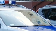 Elbląg. Kierowca uszkodził ławkę na cmentarzu. Policja szuka świadków