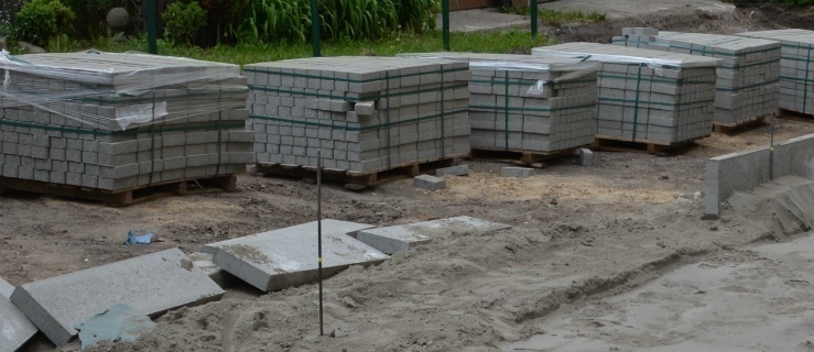 Elbląg. Będzie chodnik z extra oświetleniem