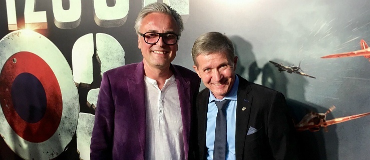 Od lewej: reżyser filmu „Dywizjon 303. Historia prawdziwa” Denis Delić, Sławomir Malinowski,