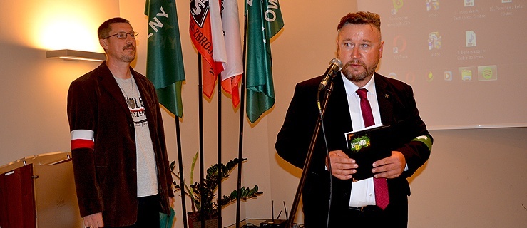 Od lewej: nauczyciel historii Jarosław Kłosowski (Gdańsk), który poprowadził wykład na temat losów NSZ oraz główny ogrganizator wydarzenia Jacek Gierwatowski (Elbląg),