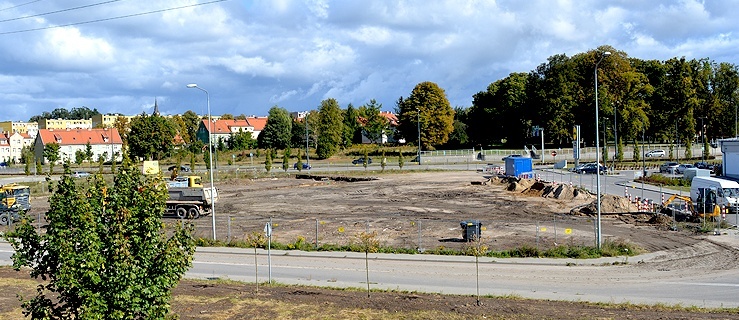 Elbląg. Sprawdź jakie sklepy będą w nowym parku handlowym. Rozpoczęto budowę (+ zdjęcia) 