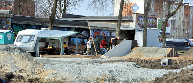 Pogoda się poprawiła. Ruszyły prace przy skateparku. Zobacz film i zdjęcia