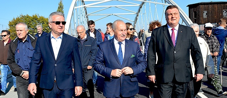 Dzięki tej inwestycji Zatorze nie jest już dzielnicą peryferyjną. Oficjalne otwarcie wiaduktu (+ zdjęcia)
