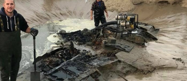 Wydobyli wrak Messerschmitta na plaży w Stegnie 