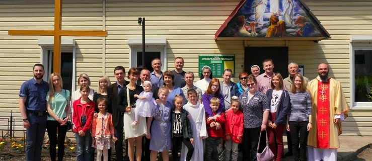 Wierni parafii Przemienienia Pańskiego w Błagowieszczeńsku, diecezja irkucka
