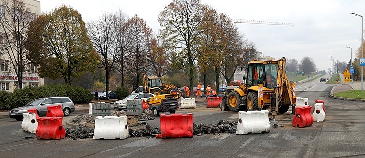 Elbląg. Na Królewieckiej mamy już tymczasowe rondo (skrzyżowanie z Kościuszki)