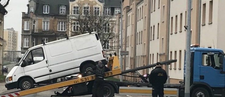 Elbląg. Straż Miejska usuwa wraki pojazdów