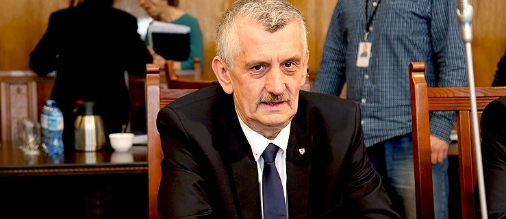 Radny Janusz Hajdukowski podczas I sesji Rady Miejskiej w Elblągu VIII kadencji (lata 2018-2022), 22 listopada 2018 r.